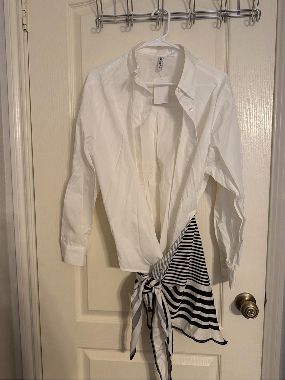 H&M White Button-Down Shirt with Striped Waist Tie Scarf — Large, New with Tags